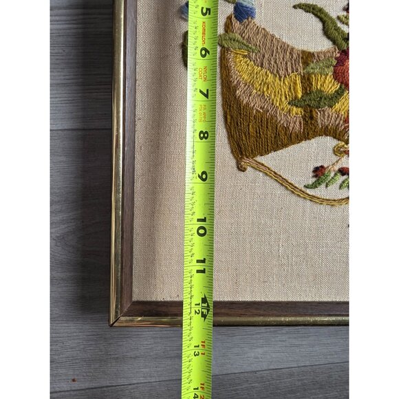 Vintage Framed Hand Embroidered Crewel Floral Art In Gold/Brown Frame 17x13 - Picture 8 of 8